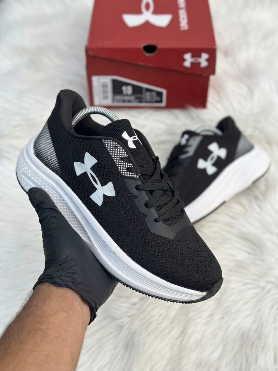 Under Armour AeroFlex Black White
