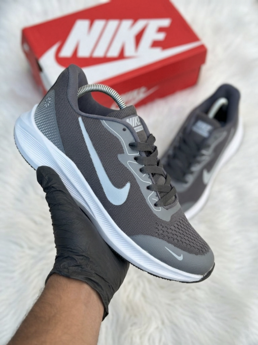 Nike Zoom Structure Grey