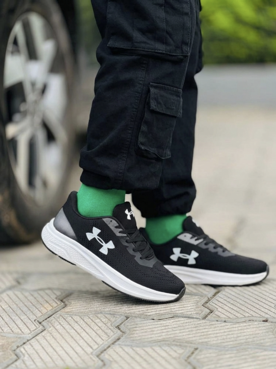 Under Armour AeroFlex Black White